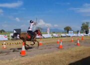 Puluhan Peserta Adu Skill Memanah Sambil Berkuda