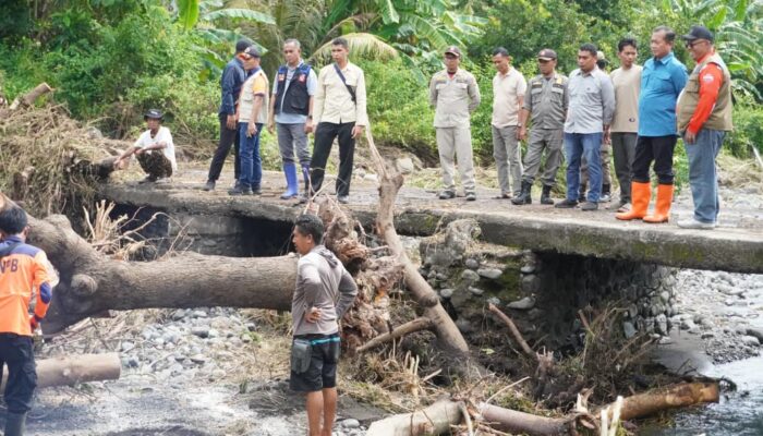 Gubernur NTB Tinjau Lokasi Banjir Obel-Obel, Salurkan Bantuan dan Perintahkan Mitigasi Komprehensif