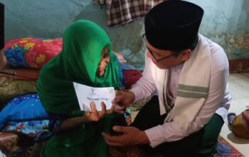 Moment Hari Rahman Rahim BAZNAS NTB Berikan Layanan Kesehatan Dan Santunan Mustahik Tetap