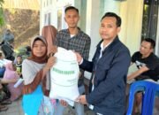 Kawal Penyaluran Bantuan Pangan, Sekcam Pringgarata Turun Langsung ke Desa
